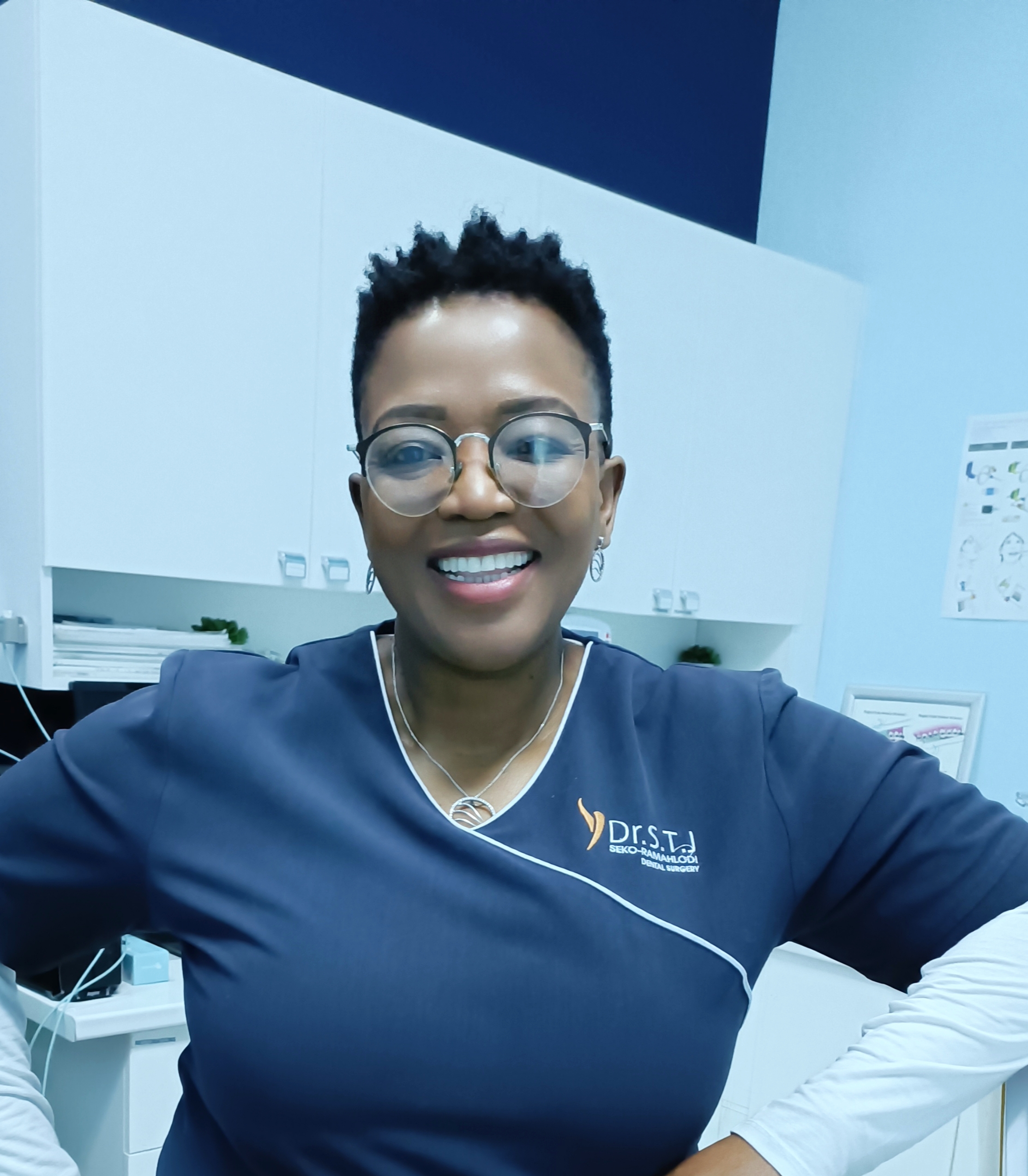 Dr Seko-Ramahlodi and the dental team